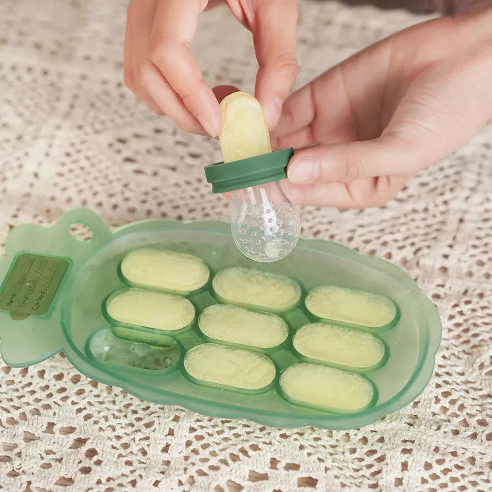 Haakaa - Flower Fresh Food Feeder & Cover Set - Pea Green - Birds & Bees baby boutique