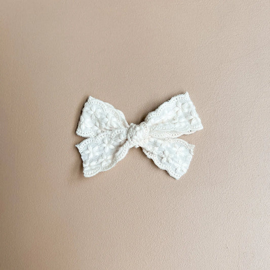 Little and Fern - Pinwheel Bow - Cream Daisy - Birds & Bees baby boutique